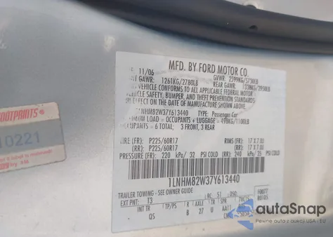 2007 Lincoln Town Car Signature Limited z USA, uszkodzony, nr VIN 1LNHM82W37Y613440